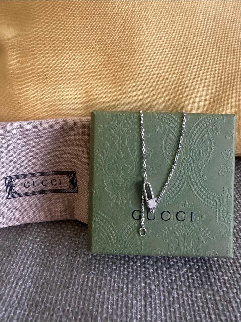 Gucci Heart Logo Pendant Necklace - Silver - Picture 4 of 4
